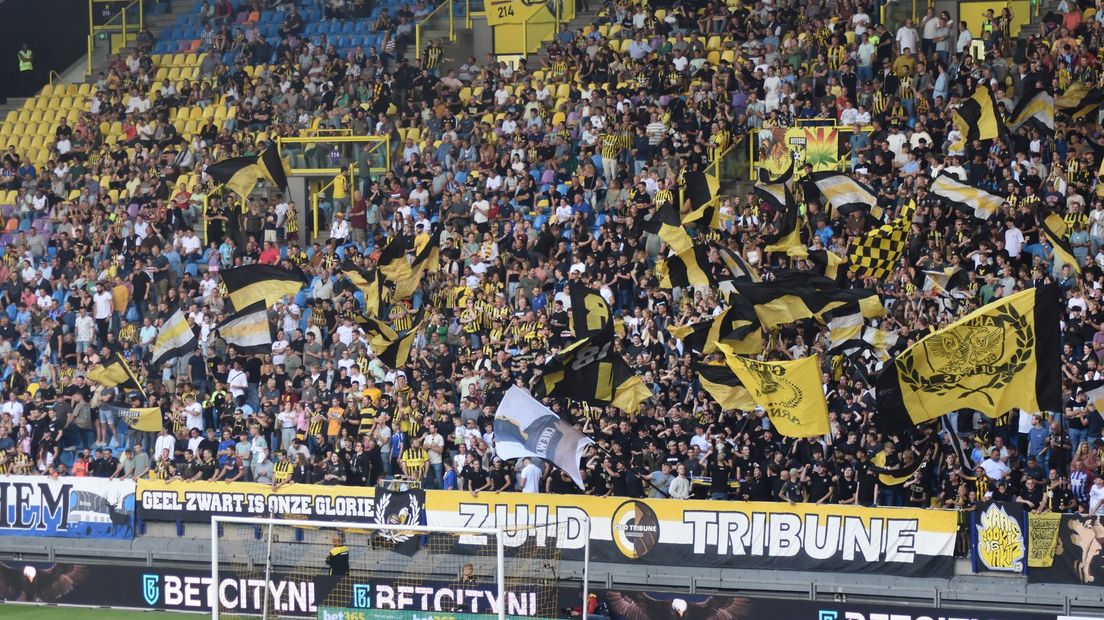 Vitesse gaat in gesprek met de bank