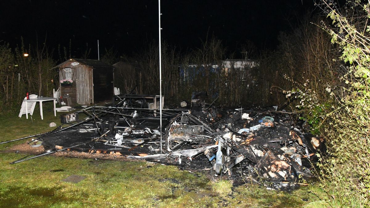 Caravan in brand op camping in Groede