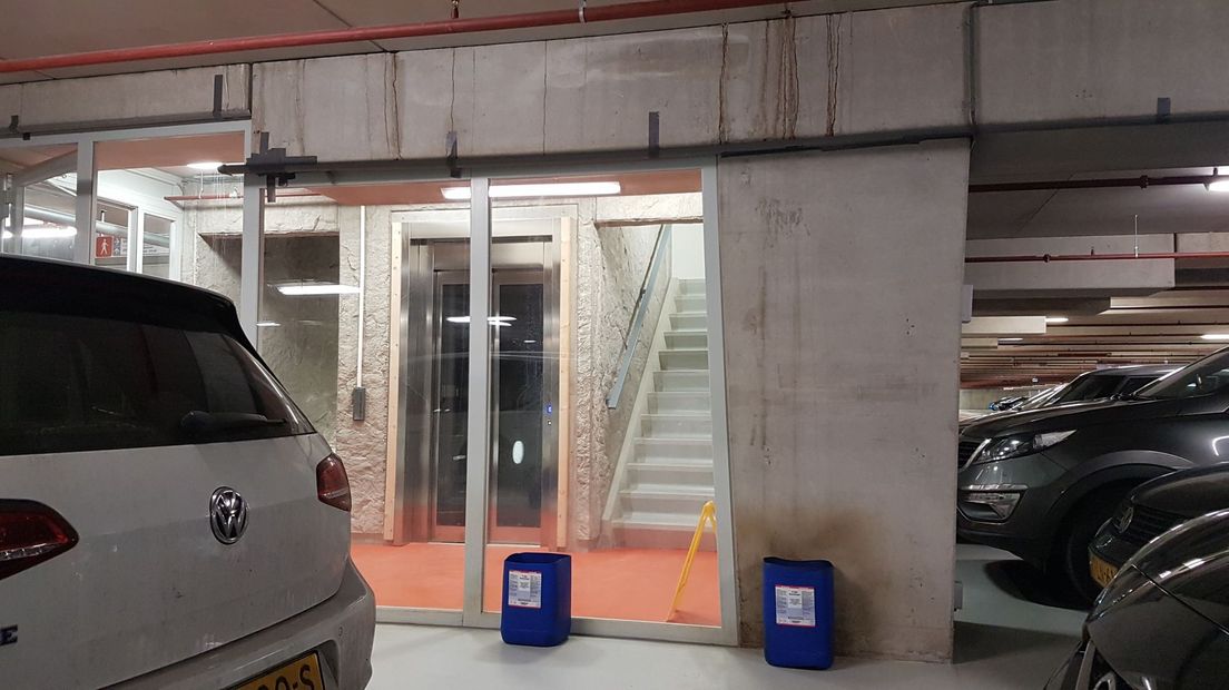 Parkeergarage Willinkplein Emmen lekt