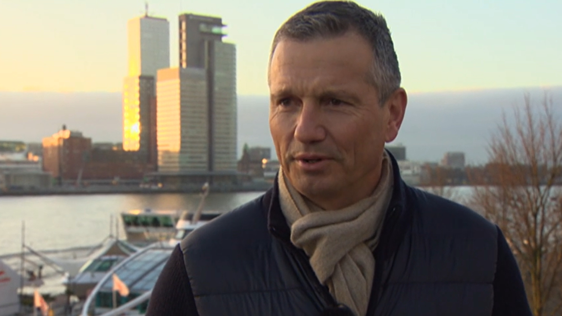 Toernooibaas Richard Krajicek geniet van Rotterdam.