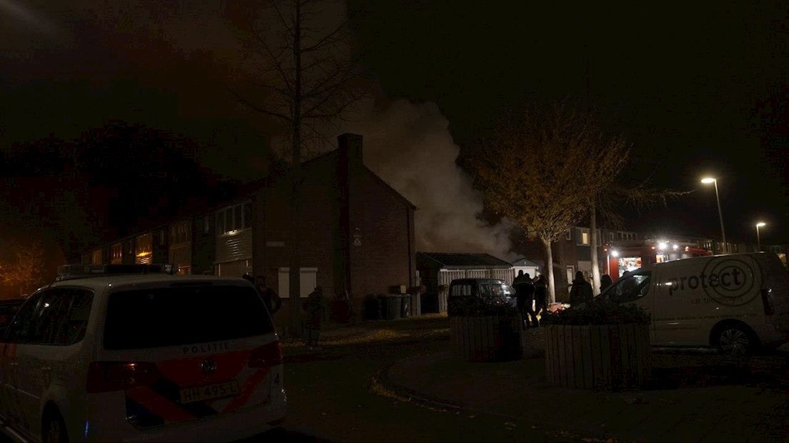 Asbest komt vrij bij brand garagebox Deventer