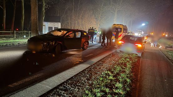 Gewonden na botsing drie auto's N301 Nijkerk