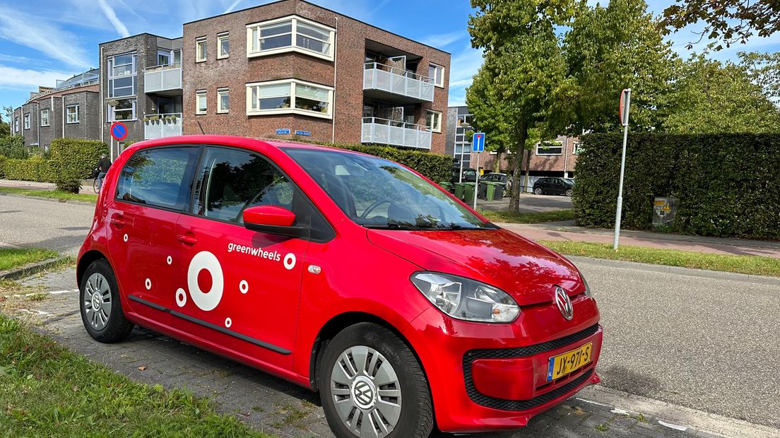 Een deelauto van het bedrijf Greenwheels