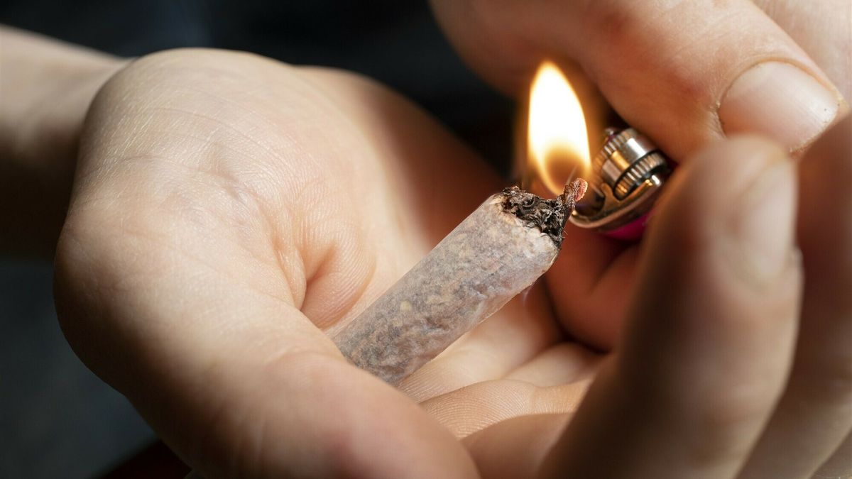 Stonede automobilist leidt politie naar woning met 25 liter harddrugs