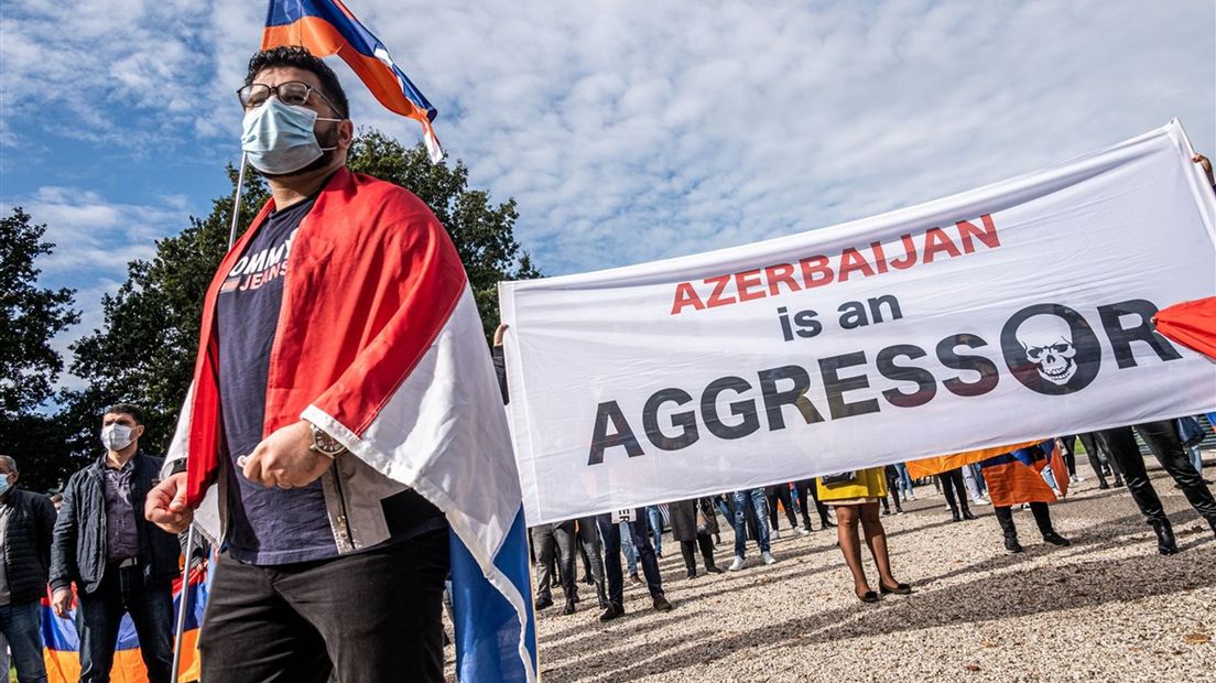 Protest in Den Haag tegen een militaire aanval van Azerbeidzjan in Nagorno Karabach in 2020