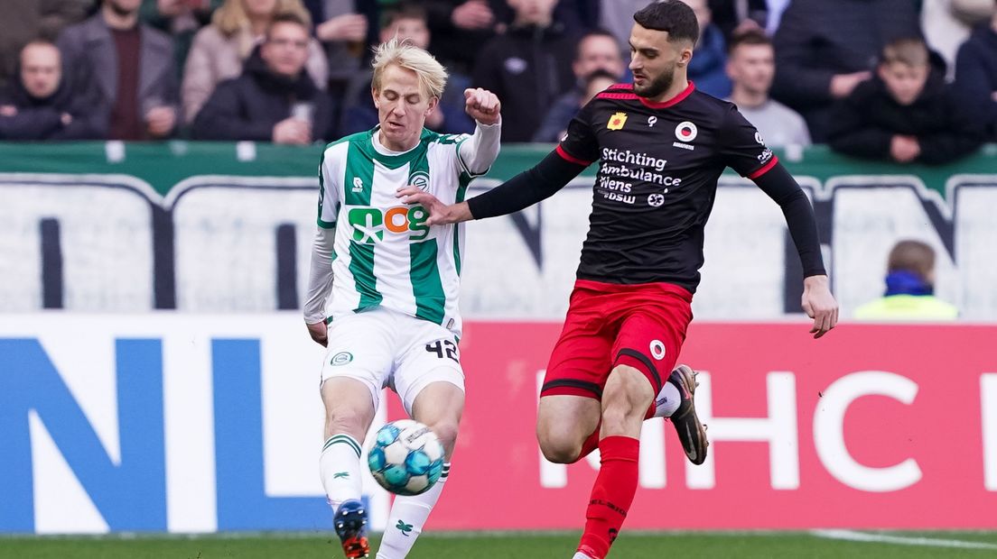 Thijmen Blokzijl gaat op zijn 18e verjaardag het duel aan met Agrafiotis van Excelsior