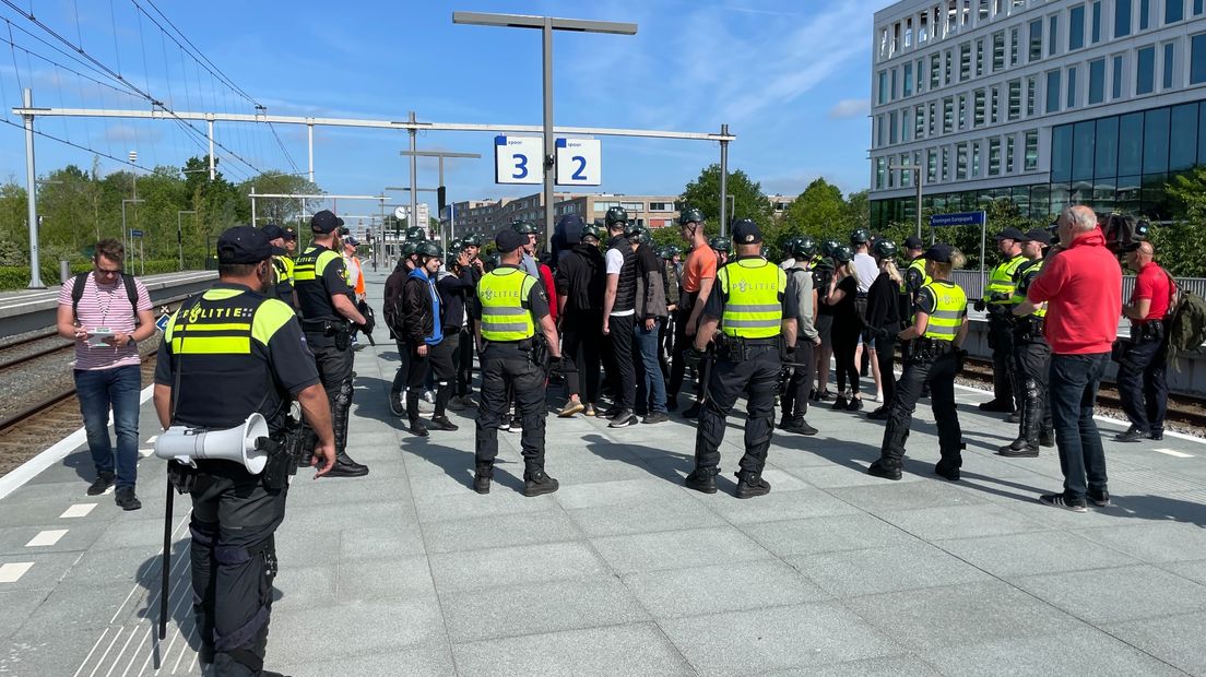De 'hooligans' op station Europapark