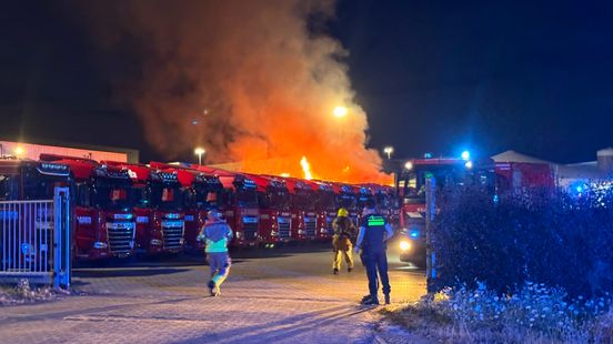 Brand in geparkeerde vrachtwagen bij transportbedrijf Born Nieuws