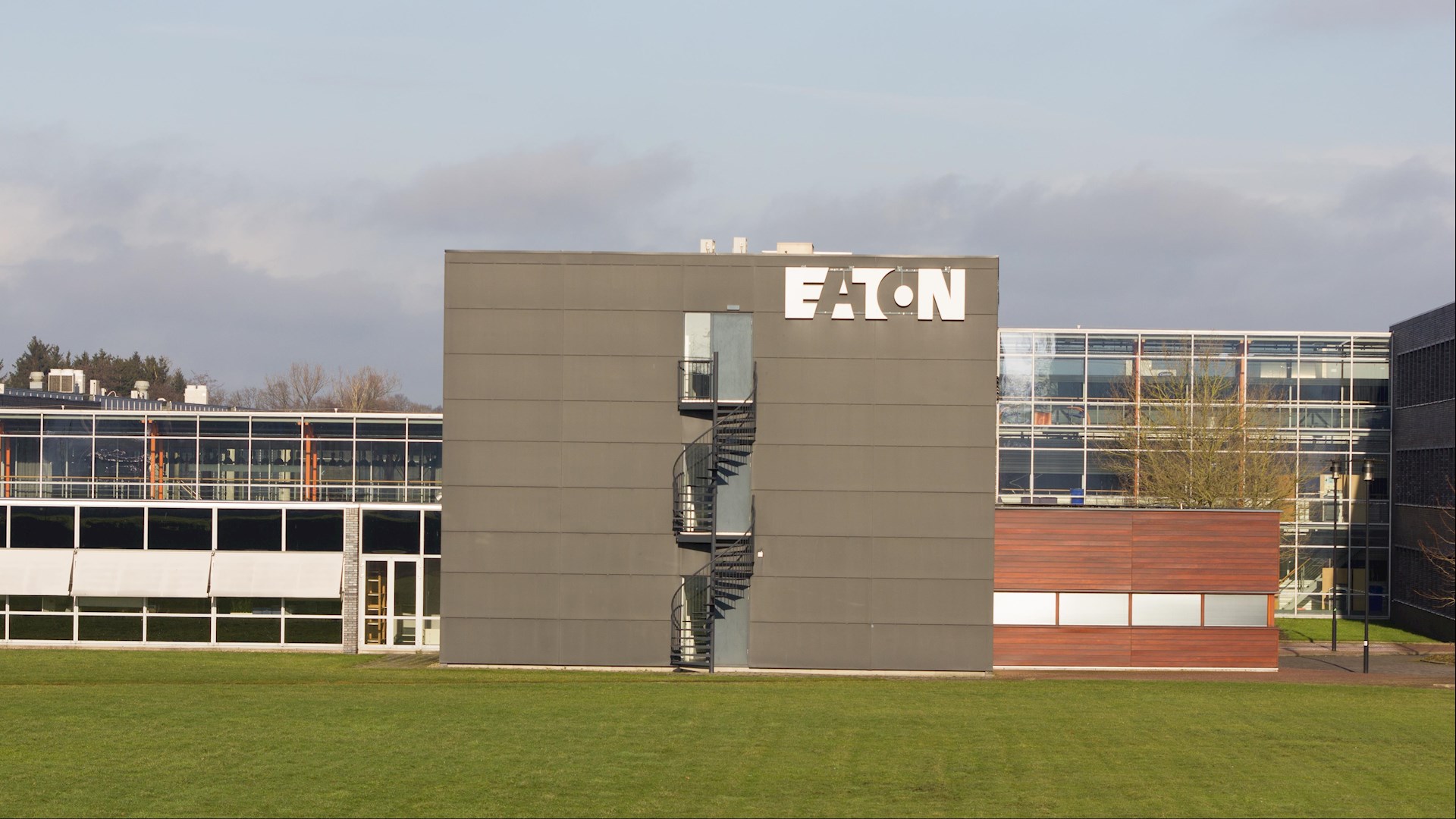 Kamerfractie SP: minister Wiebes moet banenverlies Eaton Hengelo voorkomen  - RTV Oost