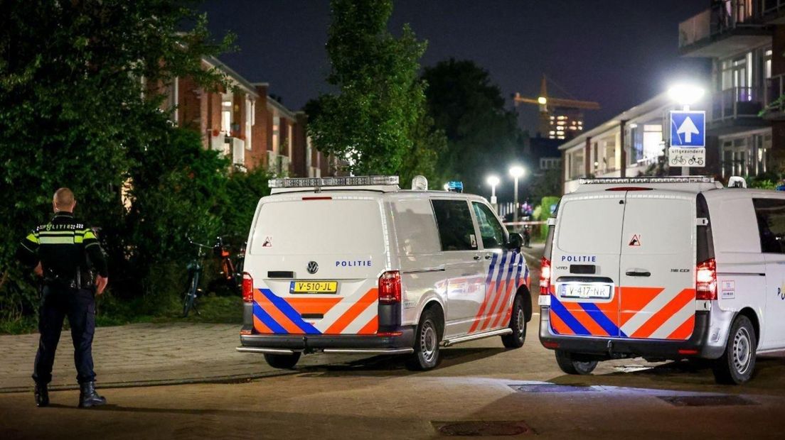 De politie zet de Huygensstraat af voor onderzoek