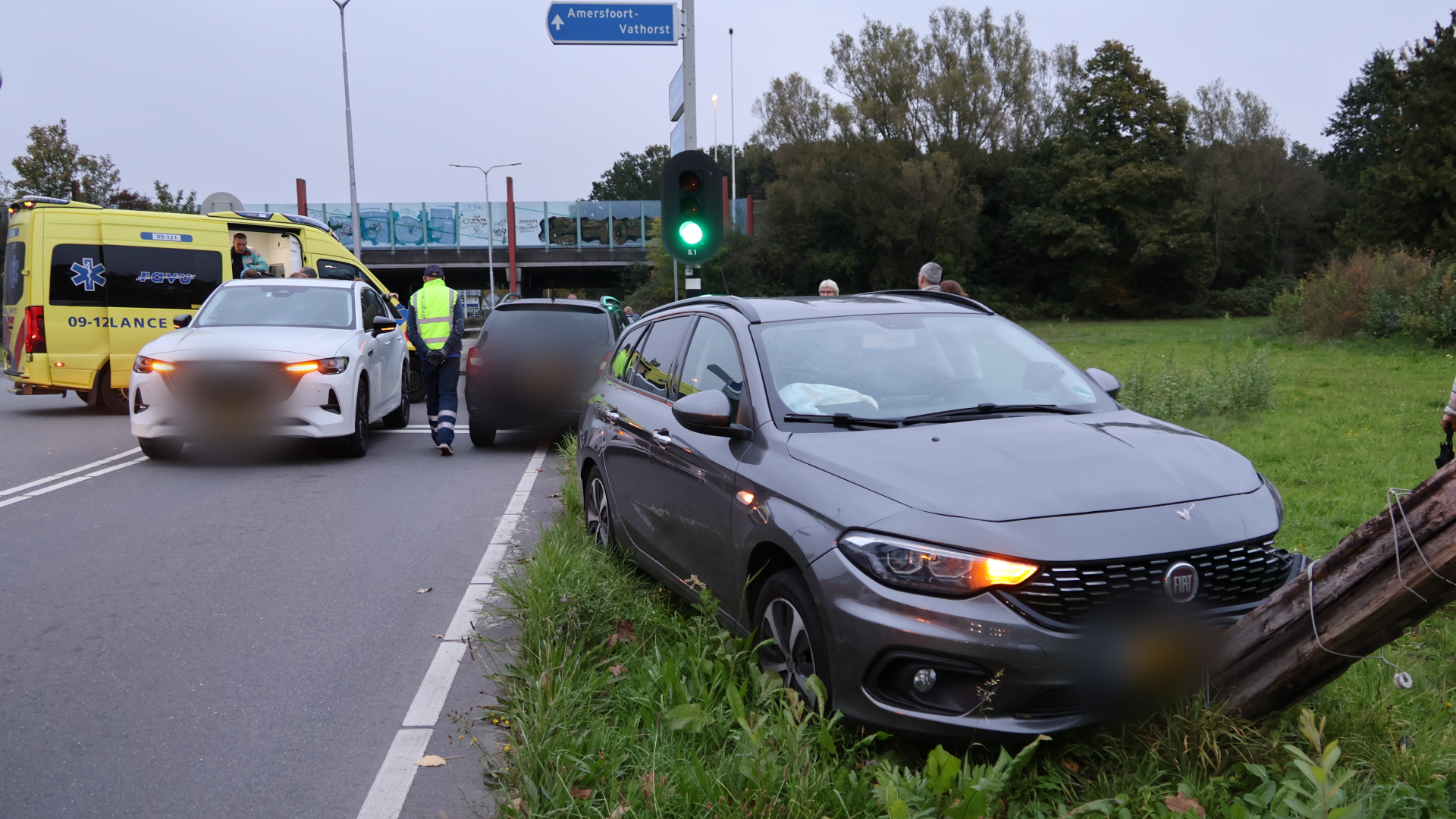 Twee auto's flink beschadigd na ongeluk in Amersfoort
