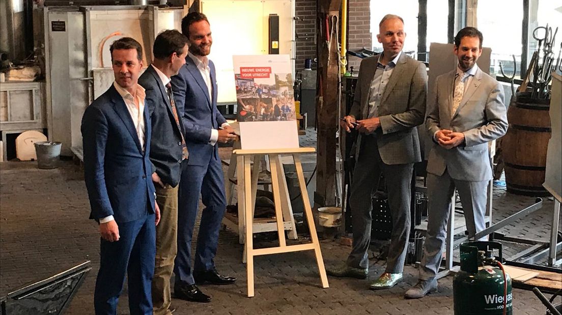 De vijf fractievoorzitters tijdens de presentatie van het coalitieakkoord.