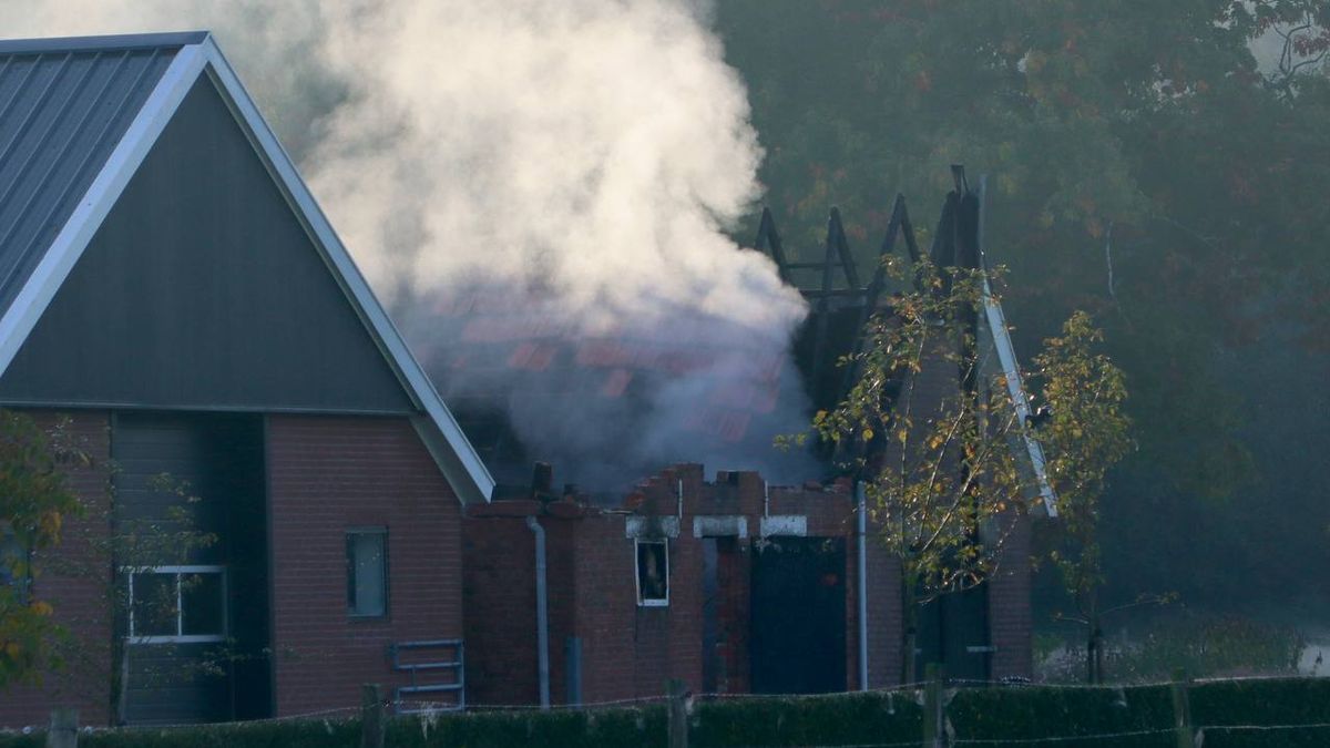 112 nieuws: Brand in schuur in Beuningen | Kop-staartbotsing op A1 tussen Rijssen en Holten