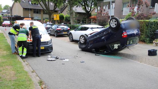 Auto slaat over de kop in Barneveld