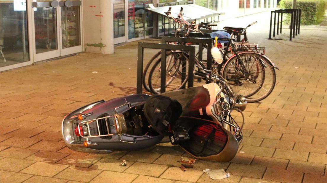 Onder andere een scooter werd vernield