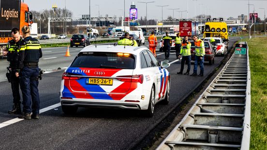 Belinda en zoon Yoeri zien vechtpartij tussen automobilist en politie: 'De agent zat helemaal onder het bloed'