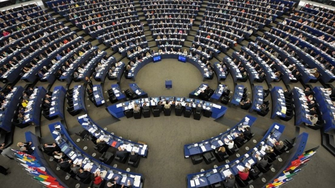 De Statenleden zouden onder meer het Europees Parlement bezoeken (archieffoto RTV Drenthe)