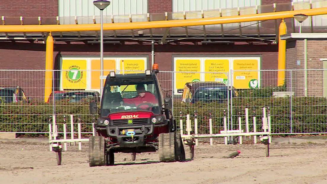Het voertuig waarmee de eventuele explosieven worden opgespoord
(Rechten: Jeroen Kelderman/RTV Drenthe)