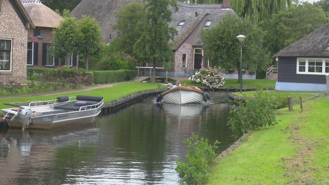 Dwarsgracht is stil zonder gondelvaart