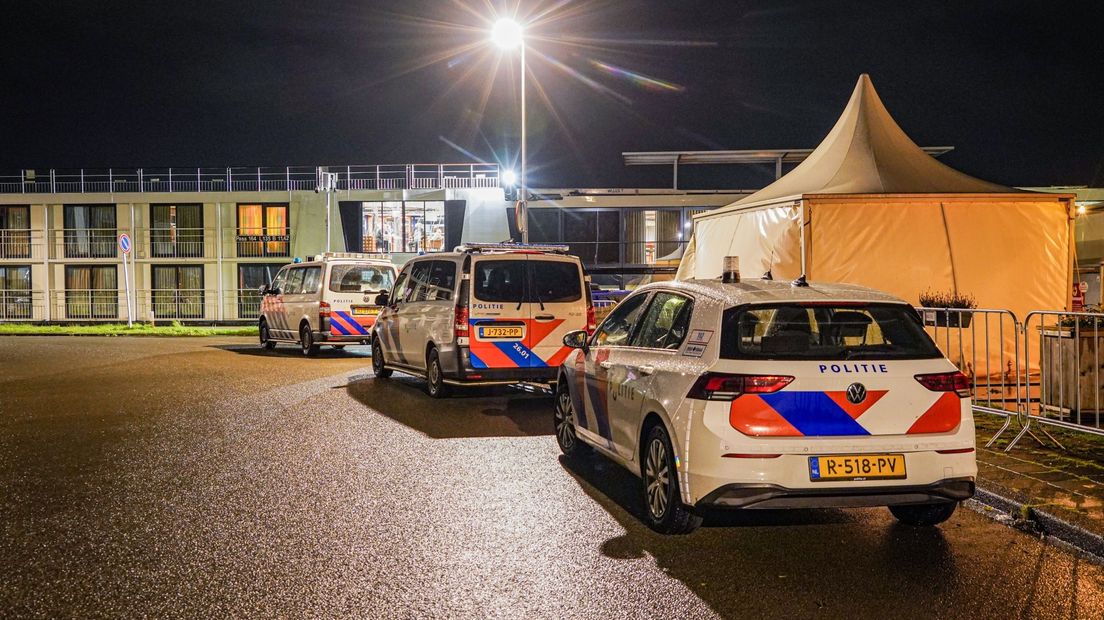 Politie aan de Gideonweg in Stad