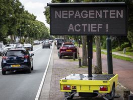 Nepagenten gaan langs de deuren in Assen