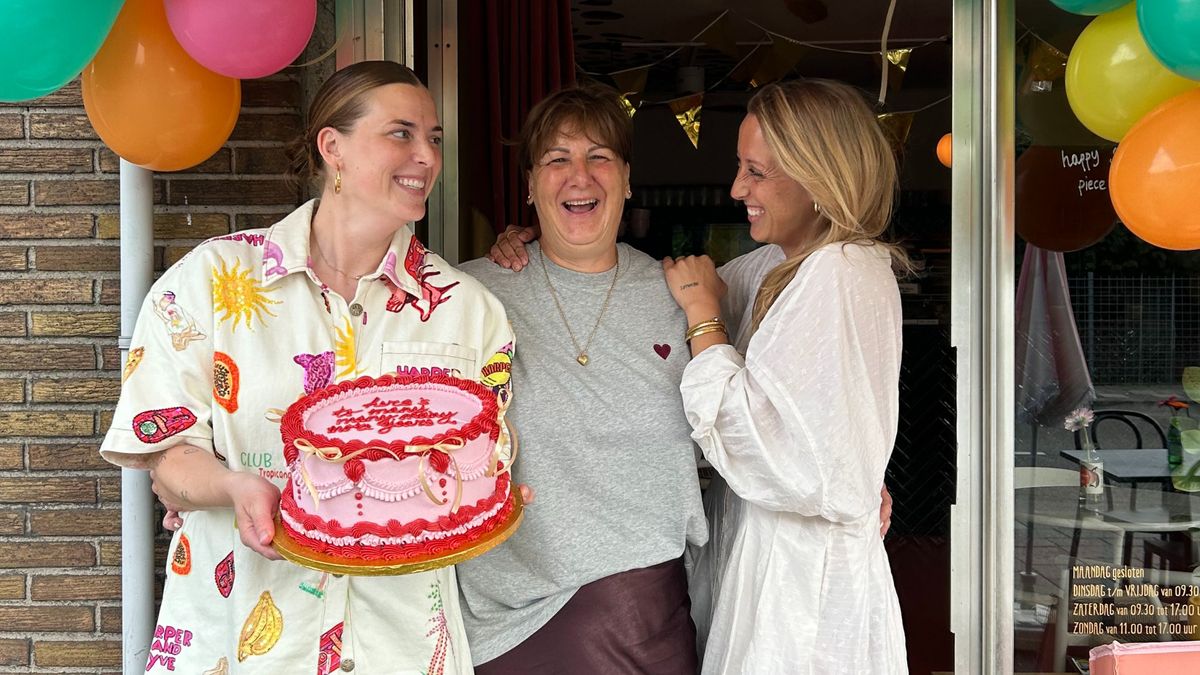 Nieuwe taartenwinkel is echt familiebedrijf: 'Mijn zus vindt bakken helemaal niet leuk'