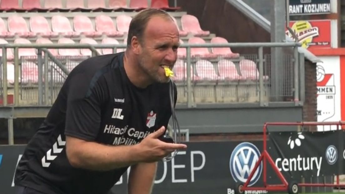 FC Emmen-trainer Dick Lukkien