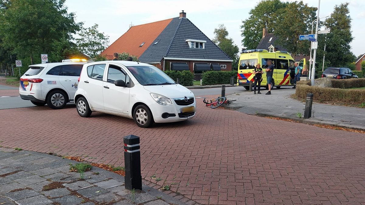 Racefietser naar ziekenhuis na aanrijding De Westereen | Schuur in Reduzum afgebrand