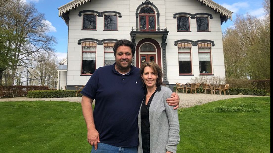 Jan Bremmer en Christianne Linssen stoppen met de restaurantexploitatie van de boerderij.