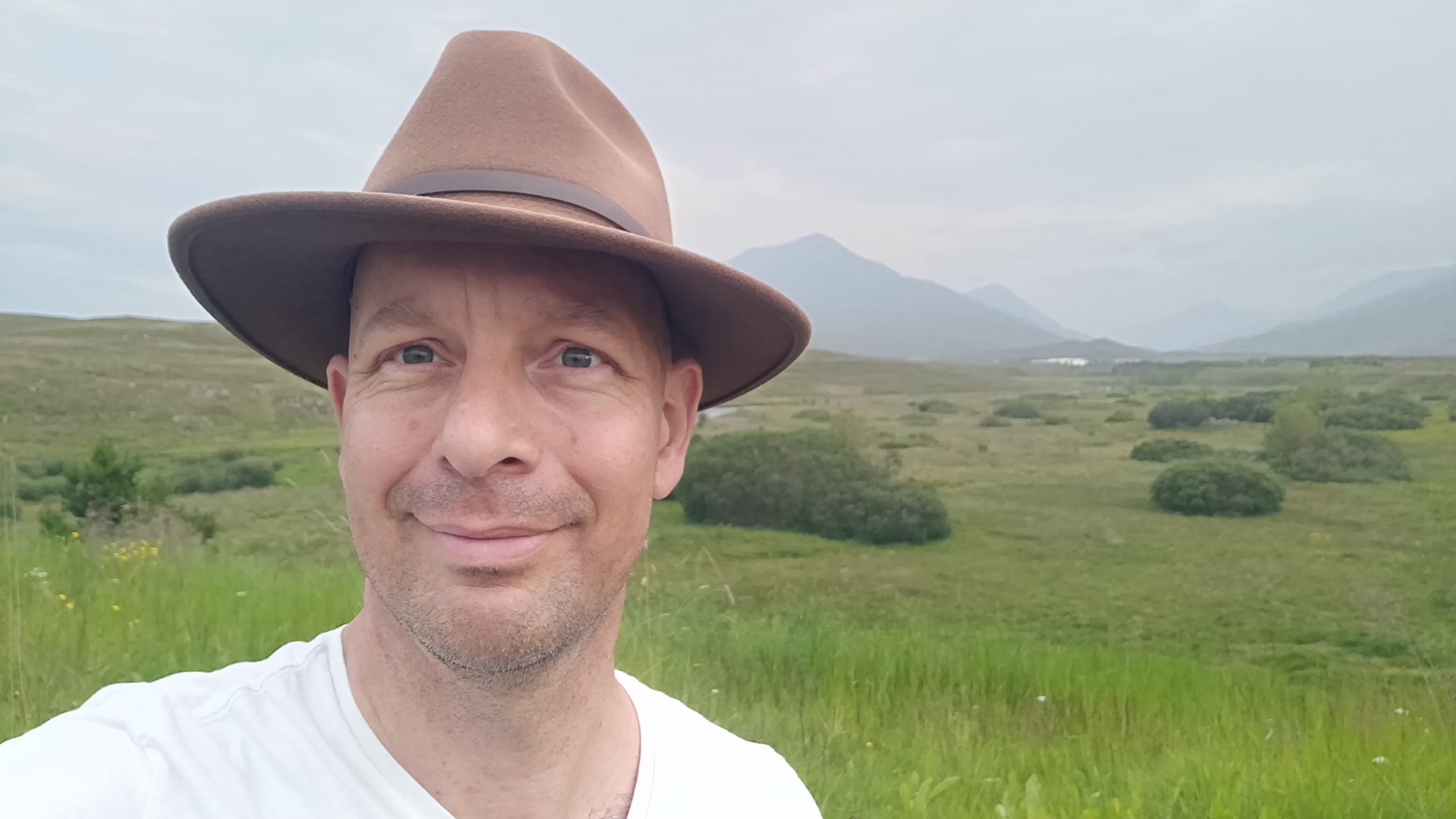 Jorrit kaam yn 2001 foar it earst yn Yslân: "Ik tocht, dit liket my wol wat"