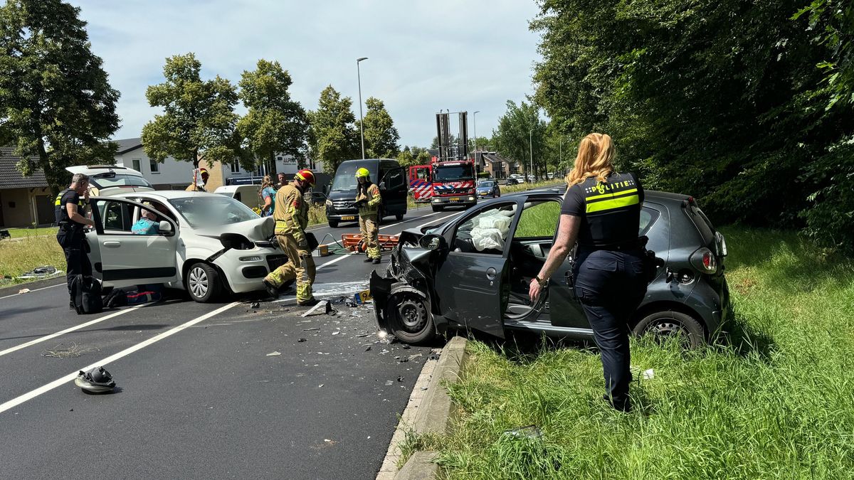 Twee gewonden bij frontale aanrijding Sint Odiliënberg