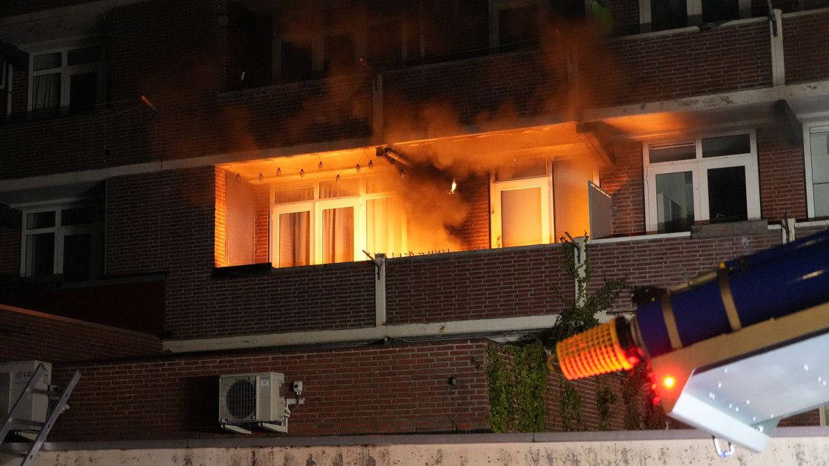 112-nieuws: Steenstripplaten verwijderd van Julianabrug in Groningen • Balkonbrand bij woning in Sta