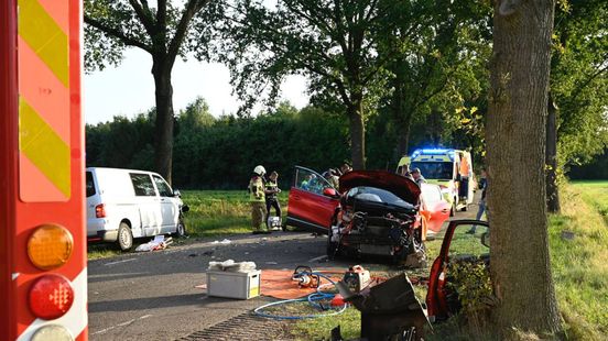 112 Nieuws: Ernstig ongeluk bij Vriezenveen | Deventenaar komt om bij ongeval bij Lochem. 112 Nieuws: Ernstig ongeluk bij Vriezenveen | Deventenaar komt om bij ongeval bij Lochem.