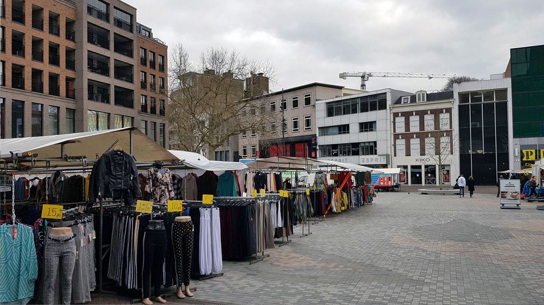 Danish Pande is nu niet welkom op het Vredenburg met zijn kraam met dameskleding
