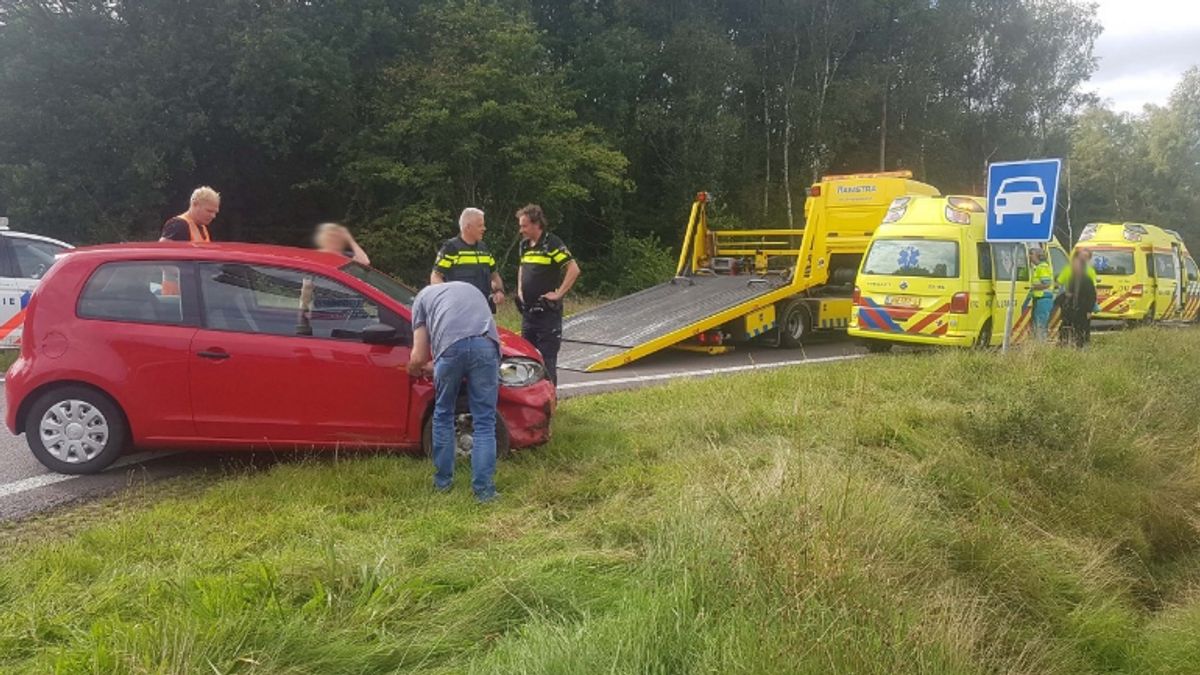 Twee gewonden bij botsing op N34 bij Anloo