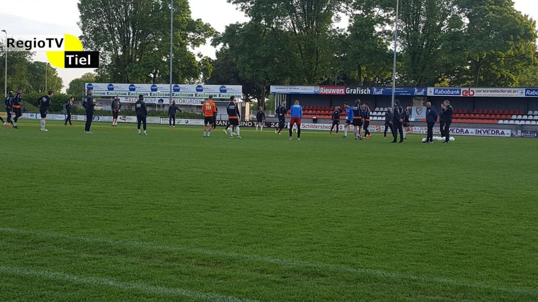 De Tielse Eendrachts Combinatie presenteerde woensdagavond zeven nieuwe spelers. TEC wil in het nieuwe seizoen, de club promoveert vrijwel zeker naar de Tweede Divisie, een rol van betekenis gaan spelen en heeft met name geïnvesteerd in technische, fysiek sterke spelers.