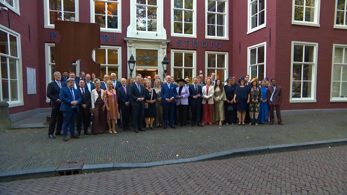 Politici blikken met ontbijt vooruit op Troonrede: 'Noemen van Groningen is een twijfelachtige eer'