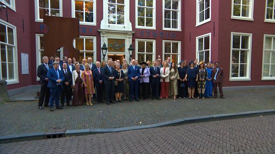 Politici blikken met ontbijt vooruit op troonrede: 'Noemen van Groningen is een twijfelachtige eer'