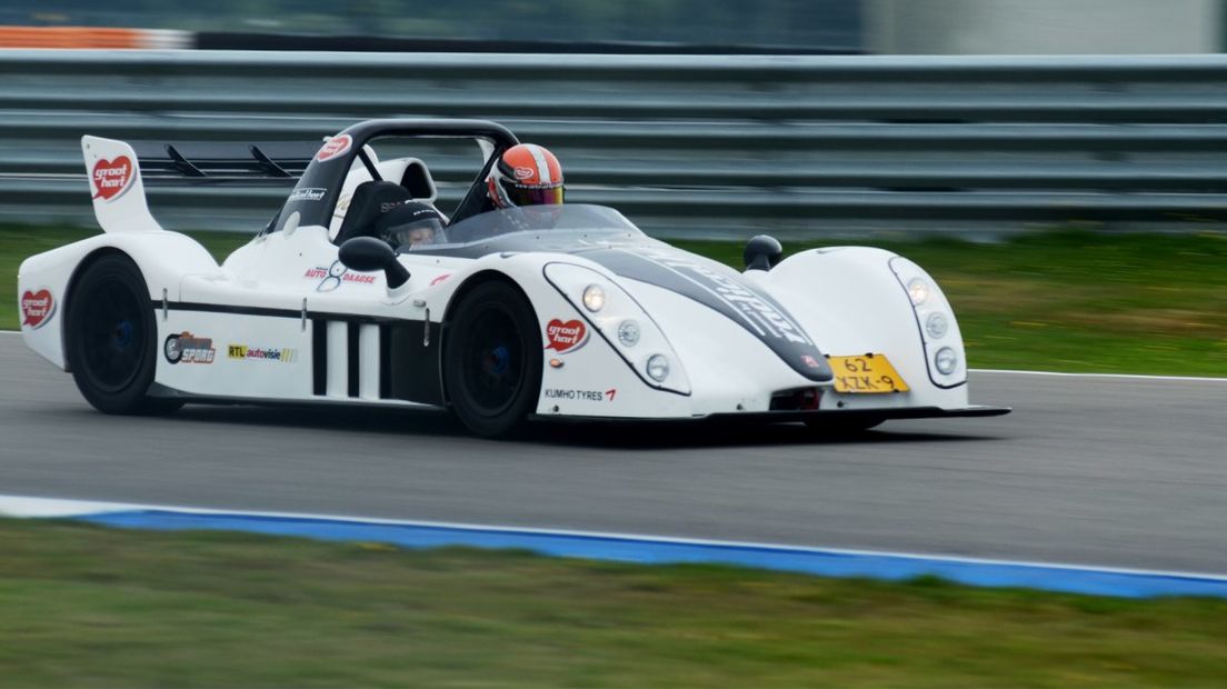 De kinderen mochten in raceauto's het circuit over (Rechten: RTV Drenthe / Jeroen Kelderman)