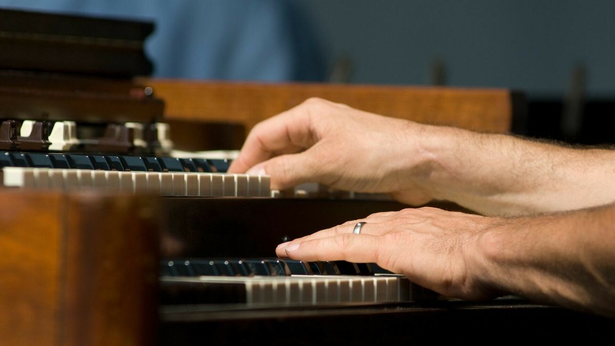 Was er dwang tijdens seksueel contact tussen organist André N. en jonge jongens? 'Zijn aanpak is zo 
