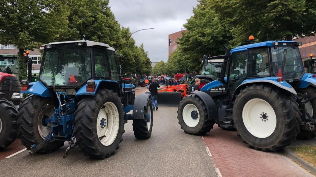 Boeren bieden burgemeester Zwolle aan om stad af te sluiten om rellen te voorkomen