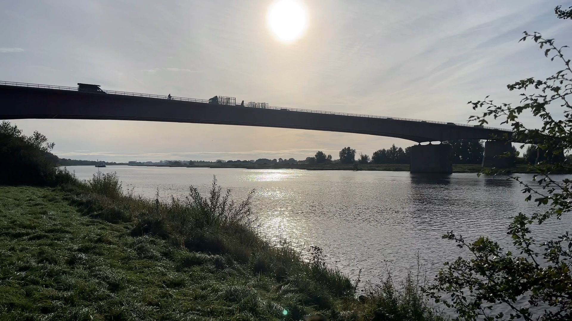 'Het staat knettervast', maar nog geen oplossing voor verbreden Rijnbrug