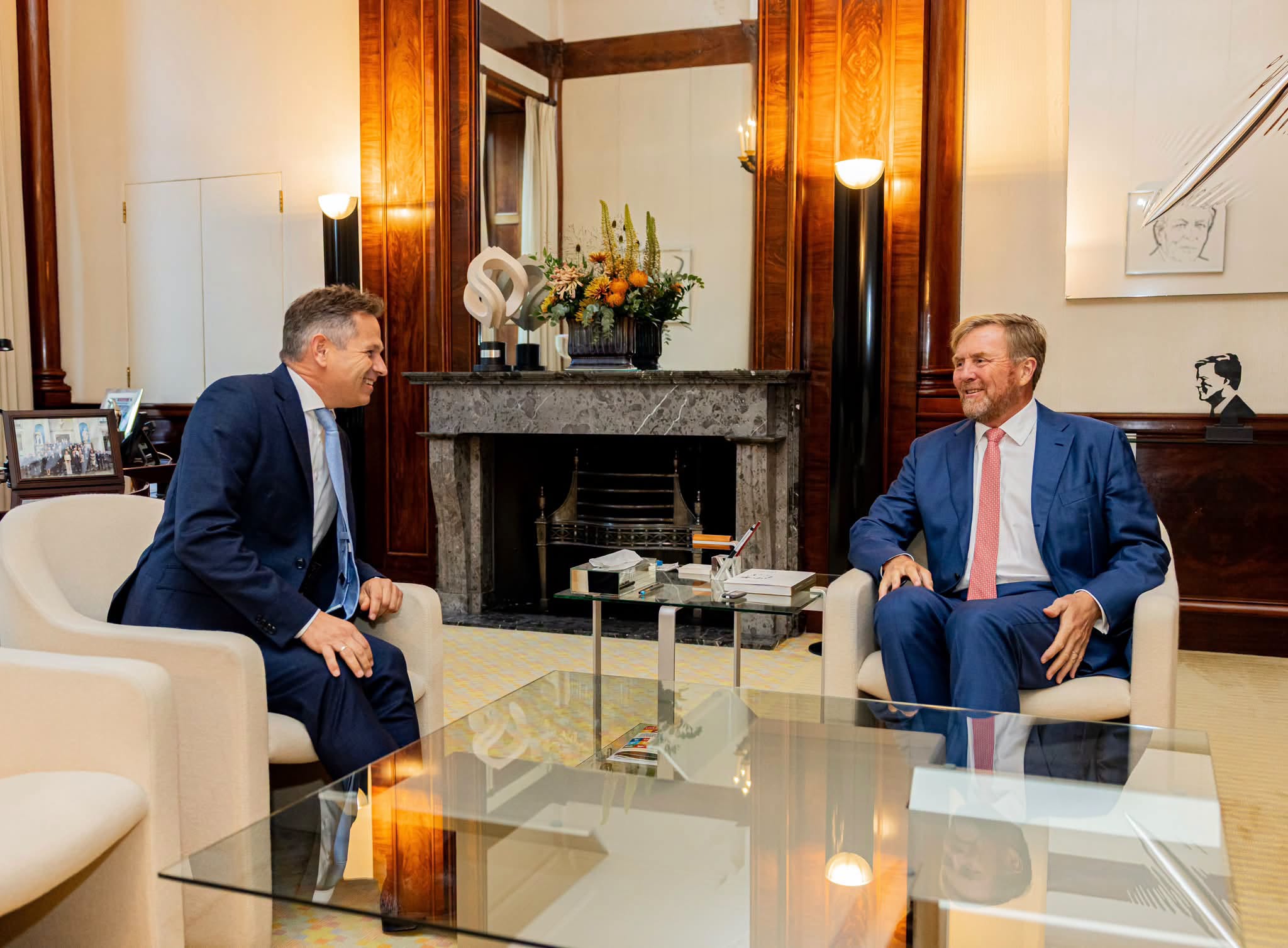 De Bat op de koffie bij de koning: kennismakingsgesprek op Noordeinde