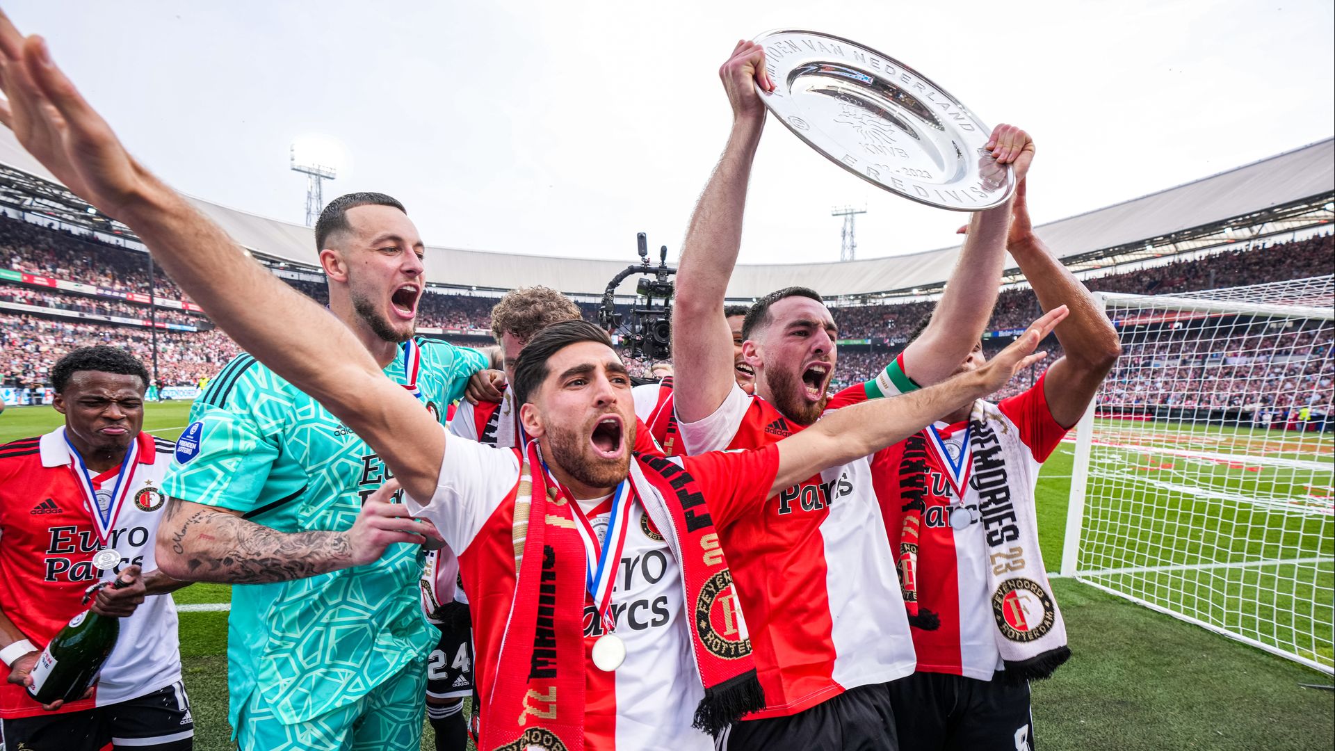 Terugblik: De Mooiste Posts Rondom Het Kampioenschap Van Feyenoord ...