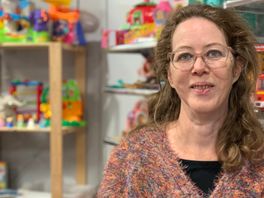 Speelgoedbank Twente ziet meer mensen aankloppen voor pakjesavond: "Kinderen willen iets in hun schoen hebben"
