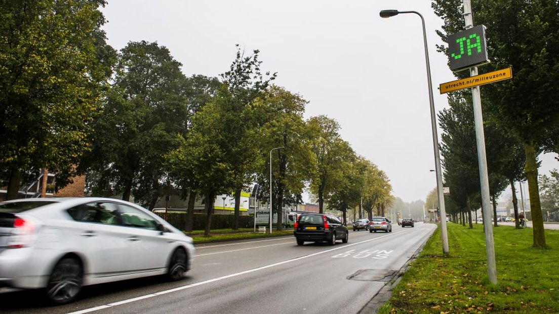 In Utrecht mogen oude dieselauto's de binnenstad niet in.