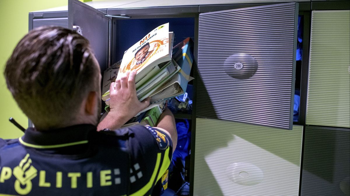 Politie controleert kluisjes op school, mag dat zomaar? - Omroep Gelderland