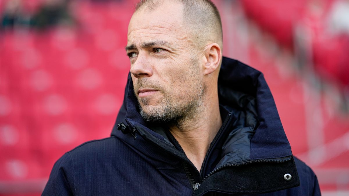 Danny Buijs kraakt slap verweer en legt druk bij top van de club: 'Zij gaan daar over'