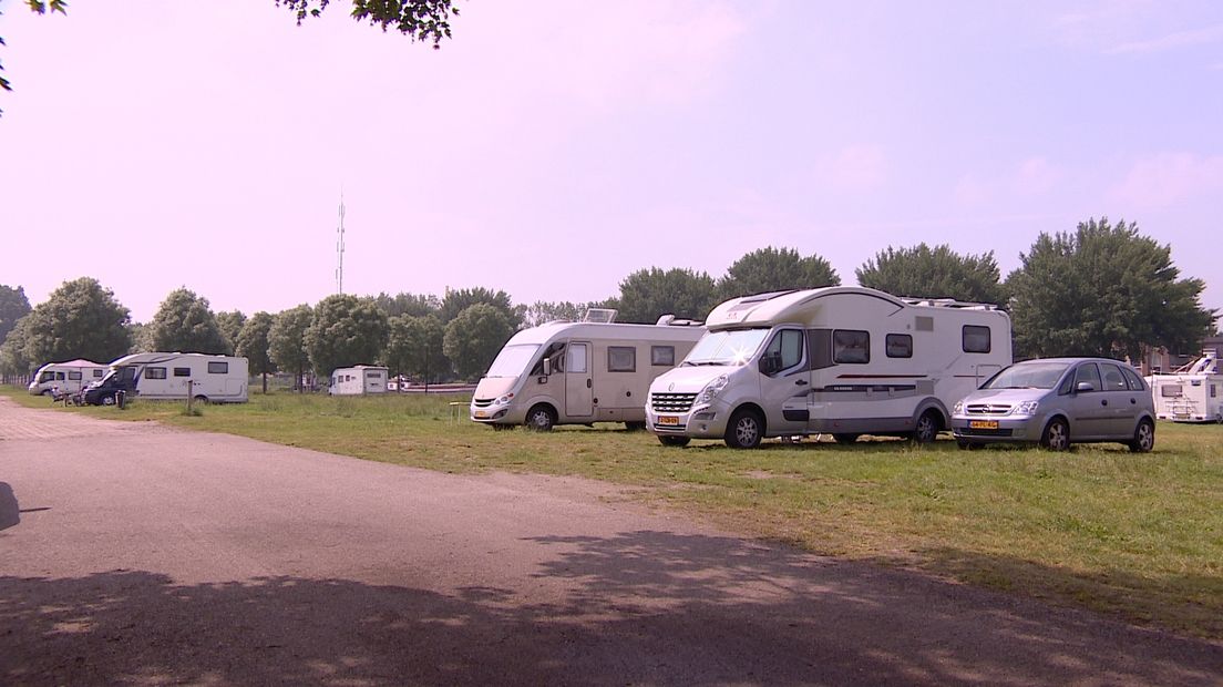 Campers bij Sas van Gent