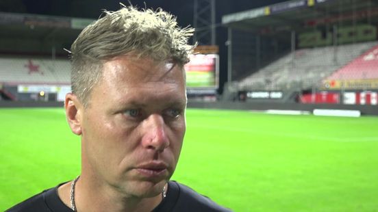 Menno van Dam na FC Emmen-TOP Oss: 'Ik wil vermaakt worden aan de zijkant'